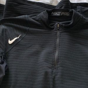 Men’s Nike Pro Quarter Zip. Large.